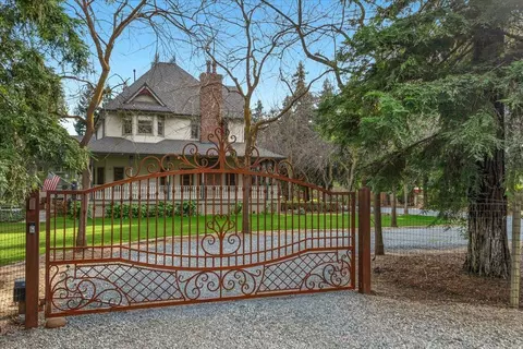 5494 E Montecito Ave, Fresno, CA 93727