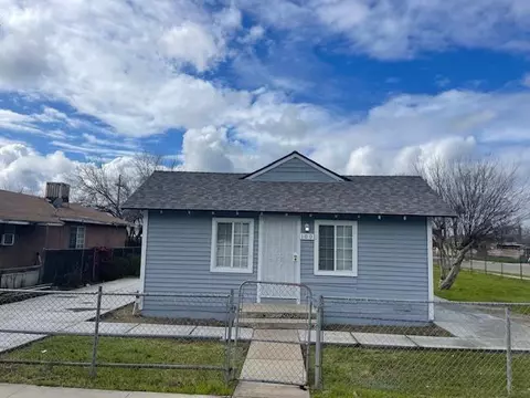 1001 8th St, Orange Cove, CA 93646
