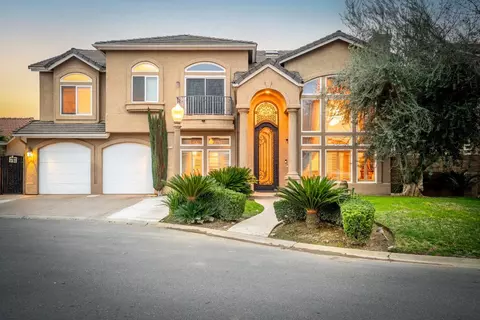 7212 N Stacia Ave, Fresno, CA 93720