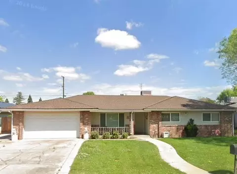 809 Claremont Dr, Madera, CA 93637