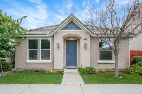 11339 N Blue Sage Ave, Fresno, CA 93730