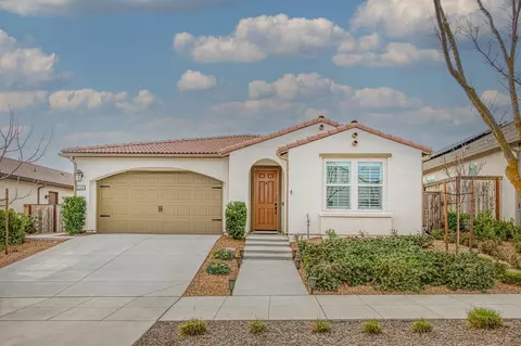 4744 Hillside Rd, Madera, CA 93636