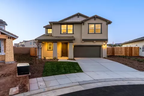 1149 Grant Ave W, Madera, CA 93636