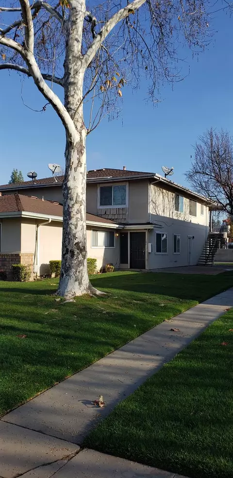 4948 N Holt Ave #101, Fresno, CA 93705