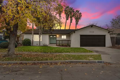 1558 W Ashcroft Ave, Fresno, CA 93705