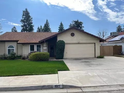 1917 E Richmond Ave, Fresno, CA 93720