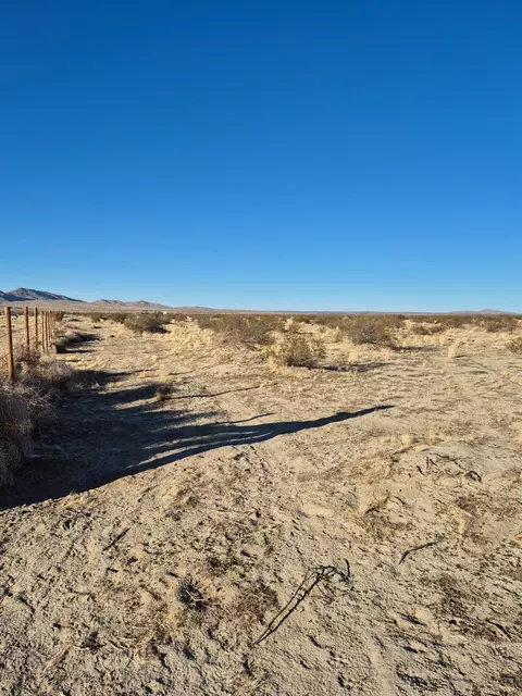 191 Ste Ave #08, Palmdale, CA 93591