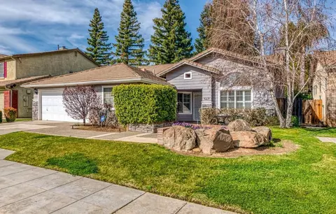 2266 E Trenton Ave, Fresno, CA 93720