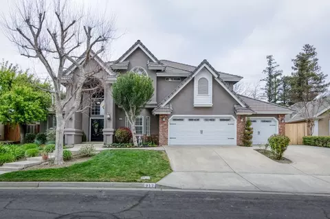 917 E Dartmouth Dr, Fresno, CA 93730