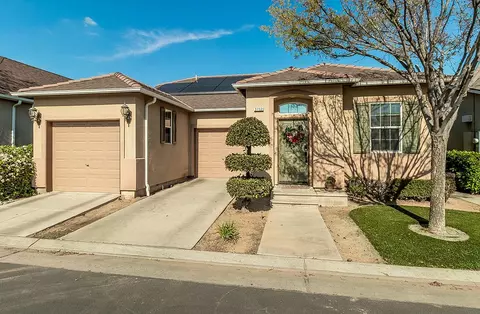 3752 W Persimmon Ln, Fresno, CA 93711
