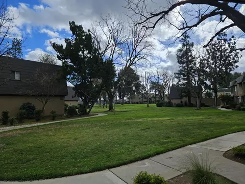 5138 E Ashlan Ave #123, Fresno, CA 93727