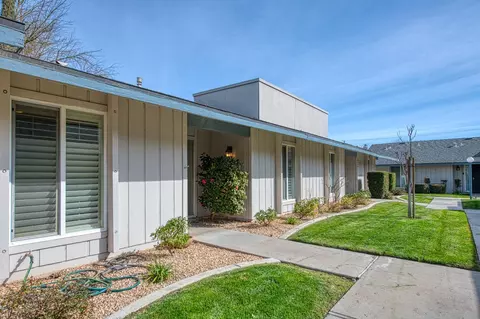 1058 W Browning Ave #B, Fresno, CA 93711