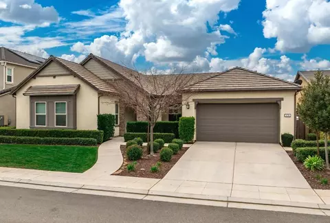 628 Crescent Ln, Madera, CA 93636