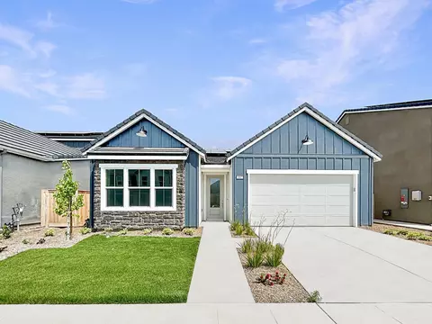 1067 Summerset Ave #120, Clovis, CA 93619
