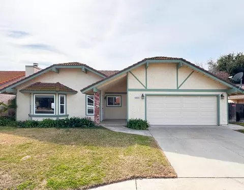 2474 Dennis Ave, Clovis, CA 93611