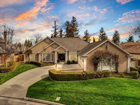 909 E Dartmouth Dr, Fresno, CA 93730