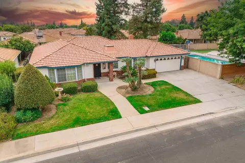 2370 Jonathan Way, Madera, CA 93637