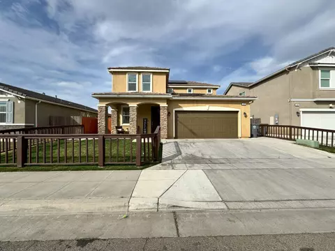 160 Drake St, Madera, CA 93638