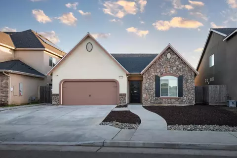 6697 E Redlands Ave, Fresno, CA 93727
