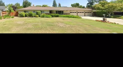1648 W Robinwood Ln, Fresno, CA 93711
