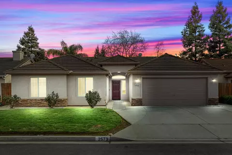 2573 E Skyview Ave, Fresno, CA 93720