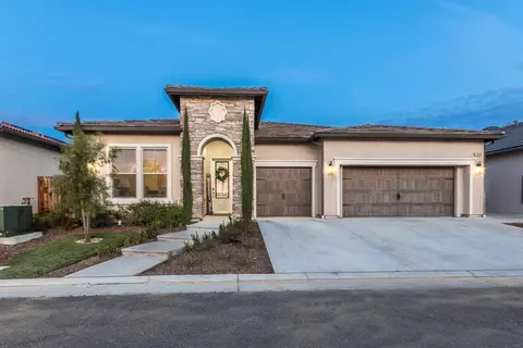1653 N Ryan Ave, Clovis, CA 93619