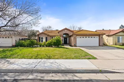 2727 Jenni Ave, Sanger, CA 93657