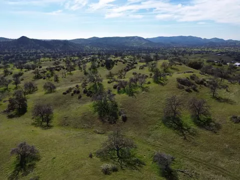 16229 Coyote Hills Ln, Prather, CA 93651