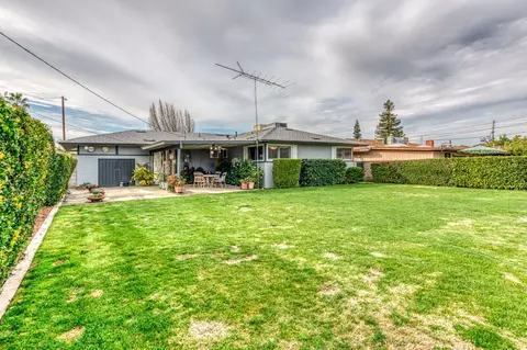 1136 W Weldon Ave, Fresno, CA 93705