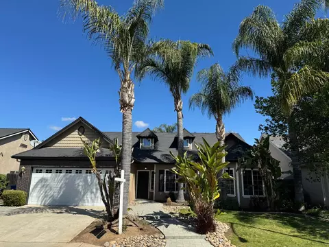 2554 E Lester Ave, Fresno, CA 93720
