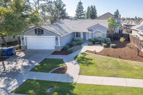 1282 Carson Ave, Clovis, CA 93611