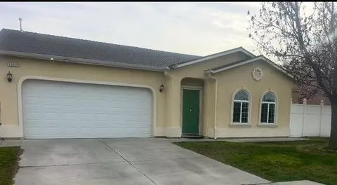 13041 Aspen St, Parlier, CA 93648