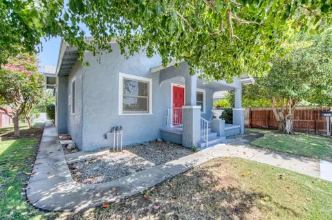 1020 A St, Fresno, CA 93706