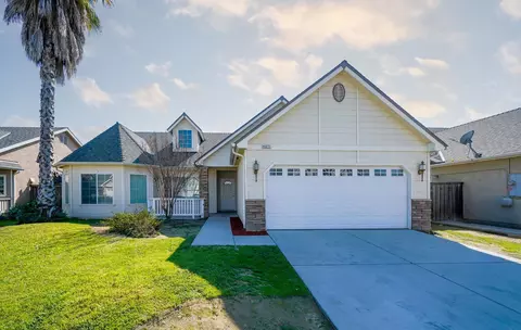 4071 W Fender Ave, Fresno, CA 93722