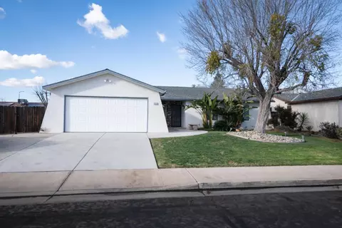 1623 Norwich Ave, Clovis, CA 93611