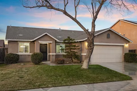 5814 W Fedora Ave, Fresno, CA 93722