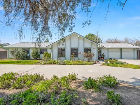 11952 Trieste Dr, Madera, CA 93636