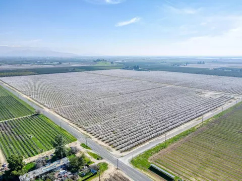 42220 Road 92, Dinuba, CA 93618