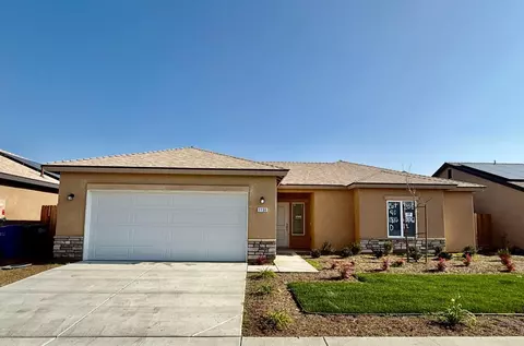 1130 S Cottage Pl, Porterville, CA 93257