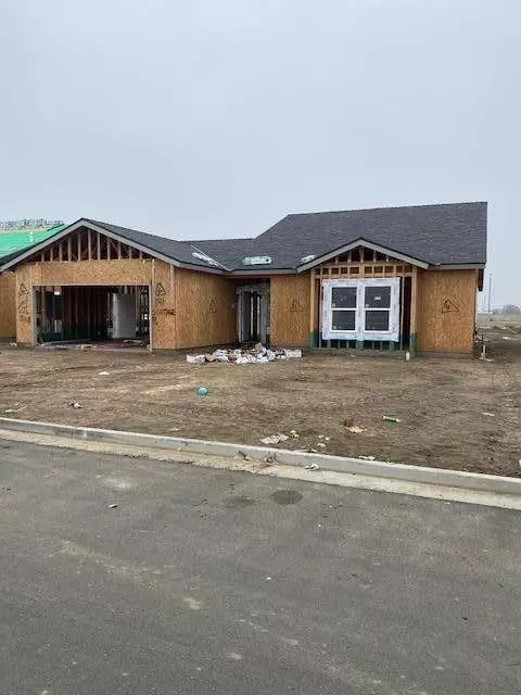 1141 Cottage Pl E, Porterville, CA 93257