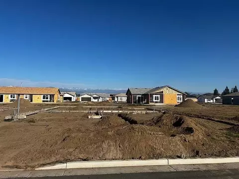 1182 Creekside, Porterville, CA 93257