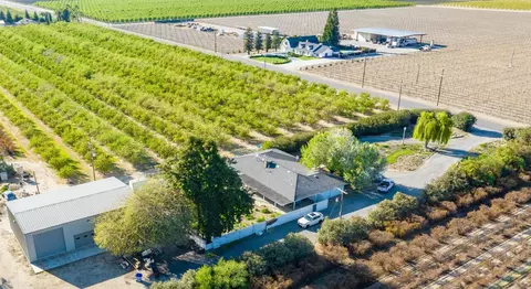 7669 E Conejo Ave, Selma, CA 93662