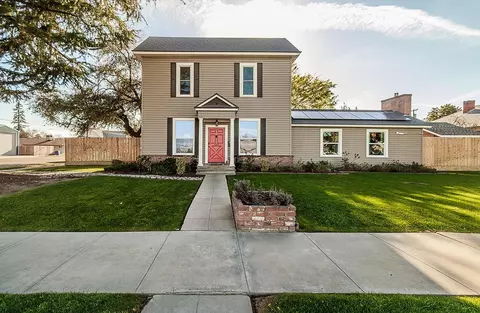 1053 K St, Reedley, CA 93654