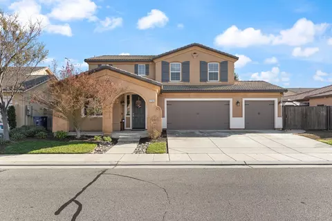 3268 Wrenwood Ave, Clovis, CA 93619