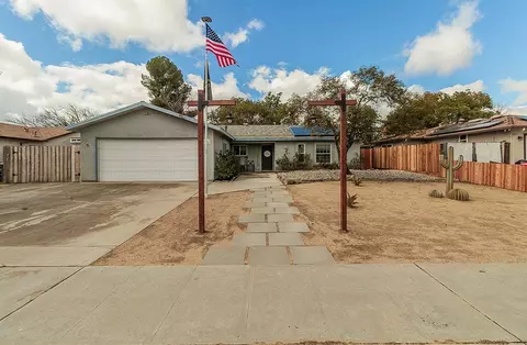 3332 Ezie Ave, Clovis, CA 93611