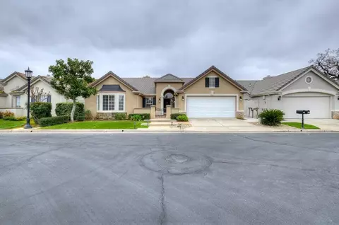 2114 W Rue St Michel, Fresno, CA 93711