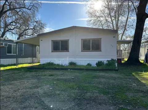 17604 E Kings Canyon Rd #33, Sanger, CA 93657