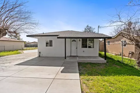 72 E Lorena Ave, Fresno, CA 93706