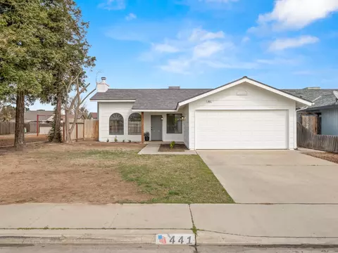 441 Sunset St, Kingsburg, CA 93631