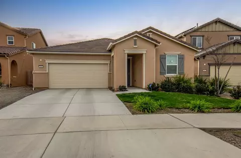 103 S 16th St, Kerman, CA 93630
